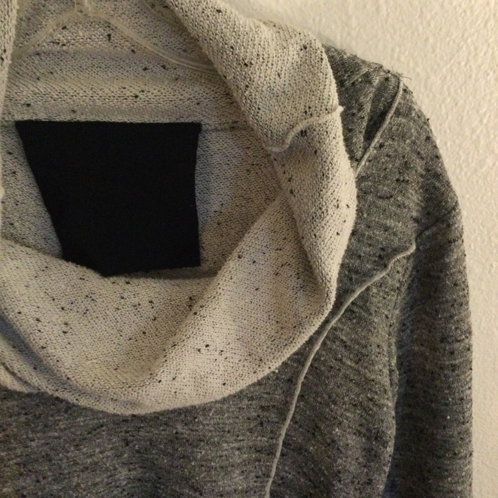 Boutique Gray Knit Sweatshirt Type Roll Neck Top Size L - Picture 4 of 7